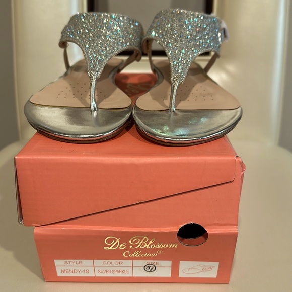 De Blossom Sandals - Picture 1 of 5